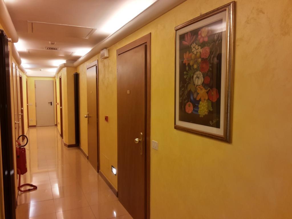 Albergo Sonia Florenţa Exterior foto