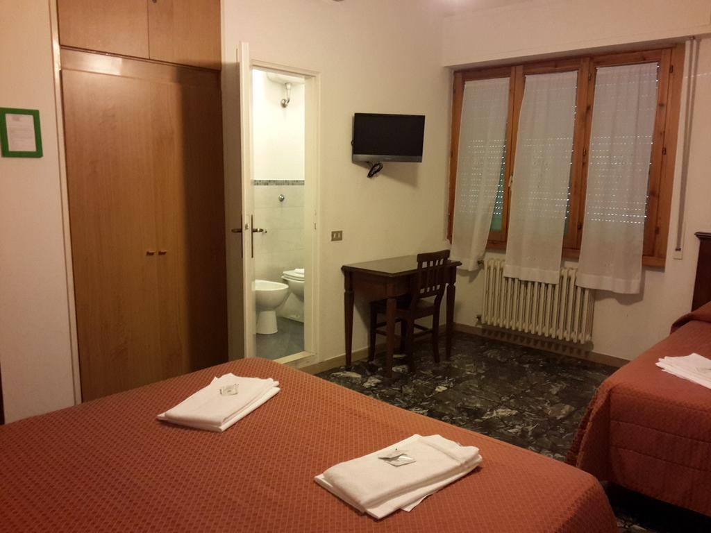 Albergo Sonia Florenţa Cameră foto