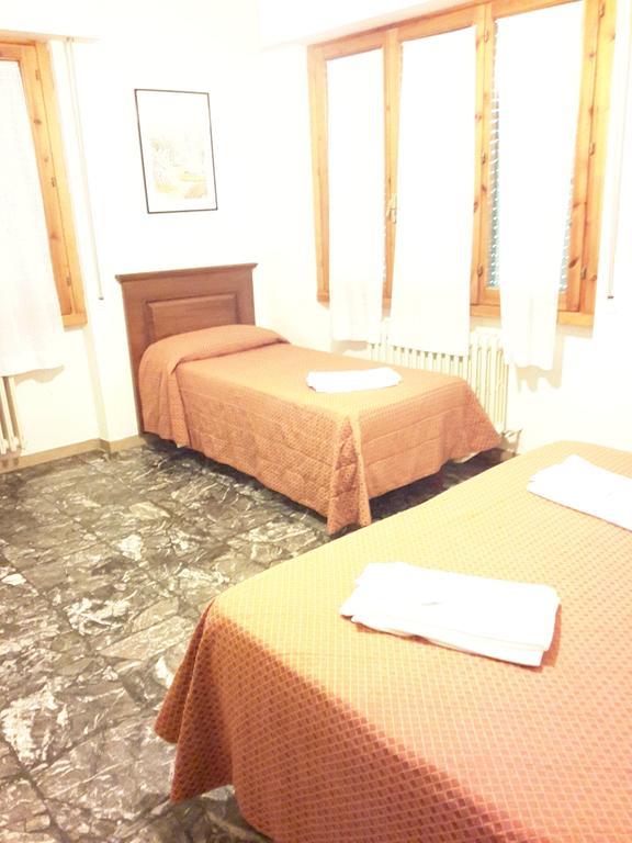 Albergo Sonia Florenţa Cameră foto