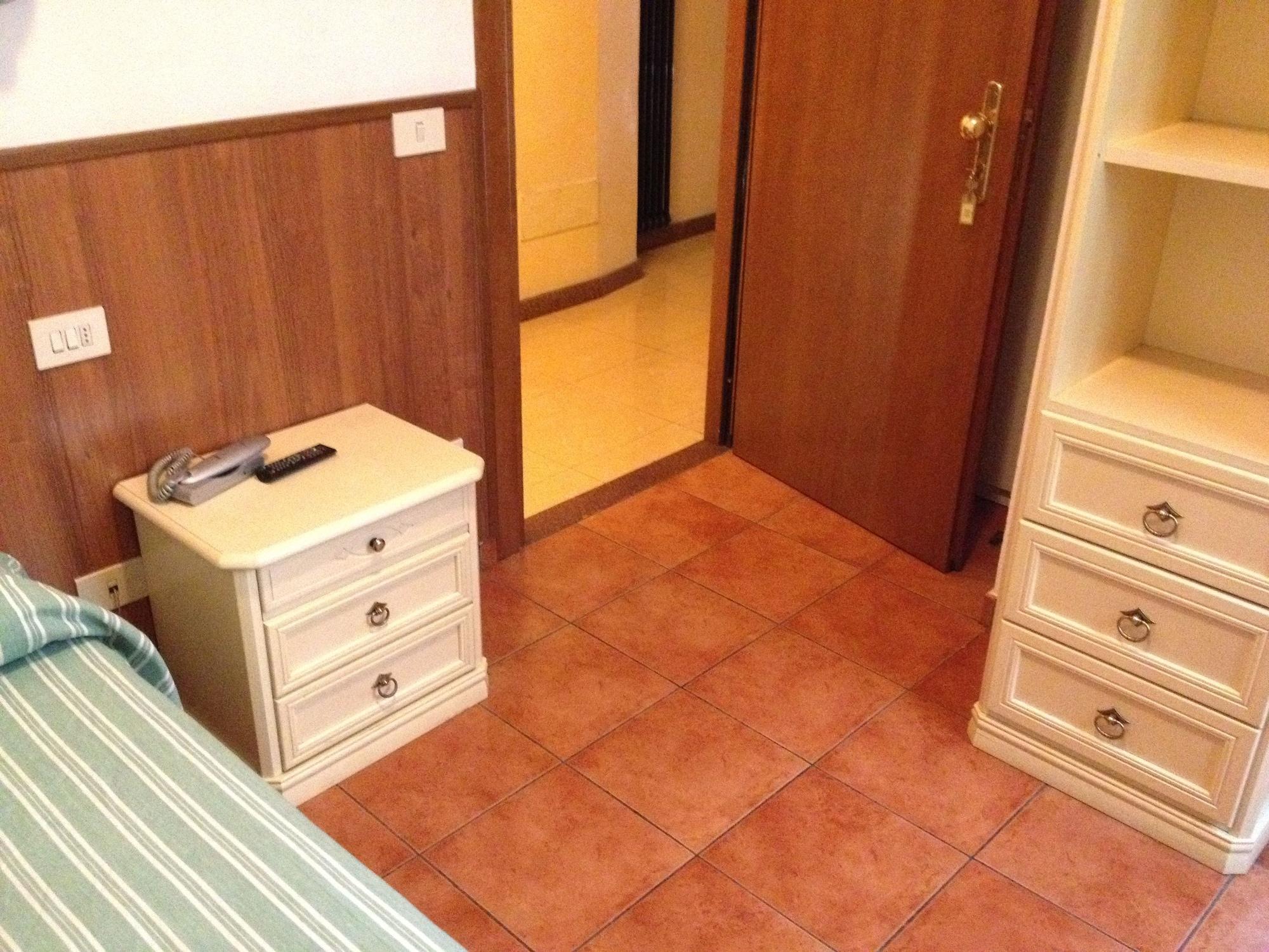 Albergo Sonia Florenţa Exterior foto