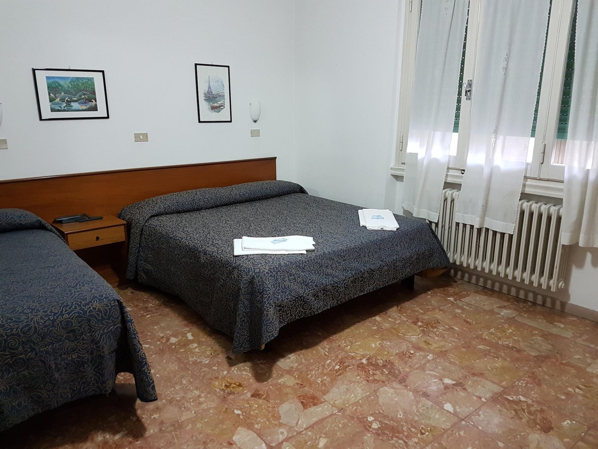 Albergo Sonia Florenţa Exterior foto