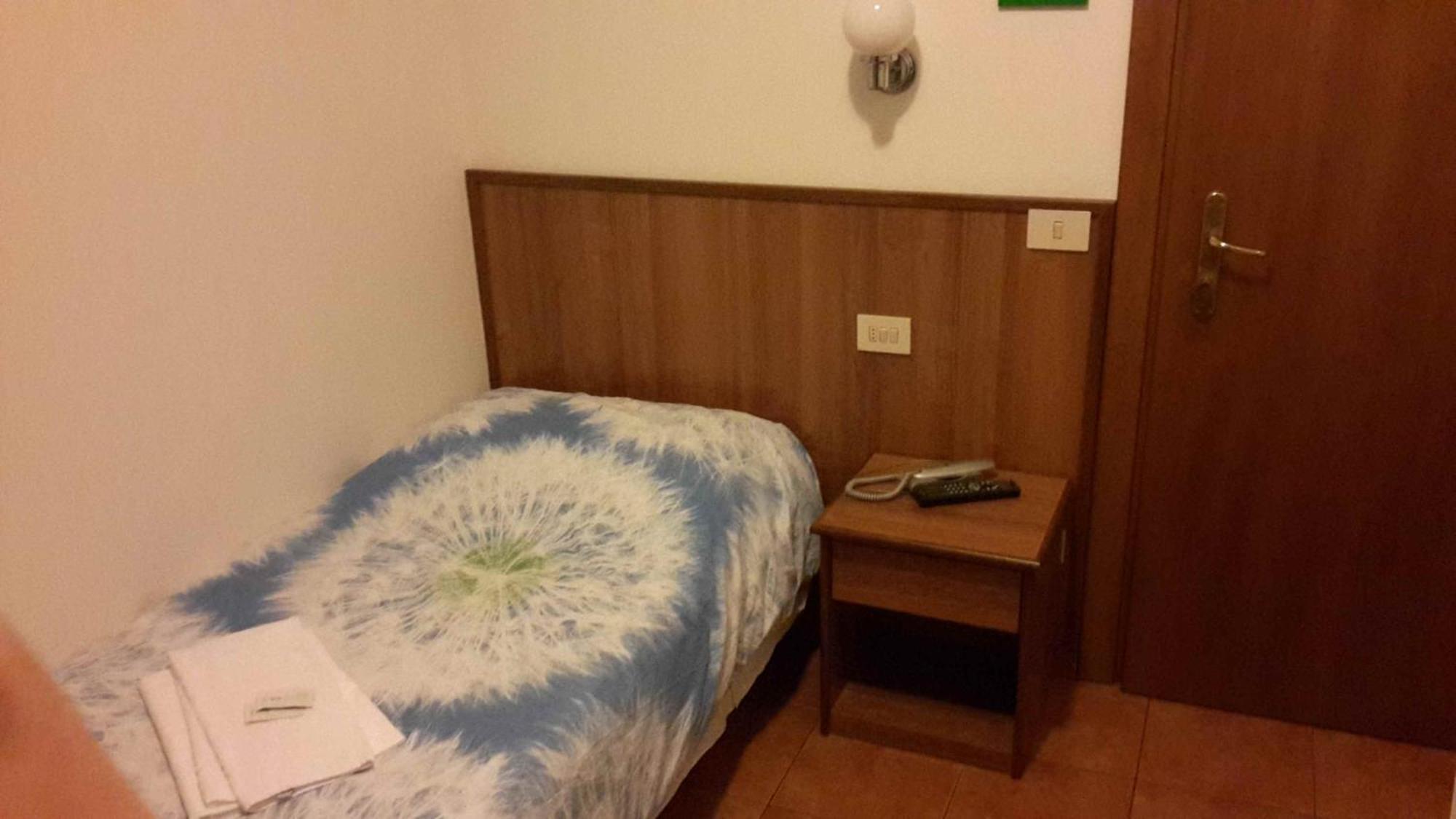 Albergo Sonia Florenţa Cameră foto