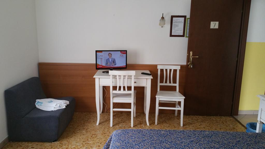 Albergo Sonia Florenţa Exterior foto