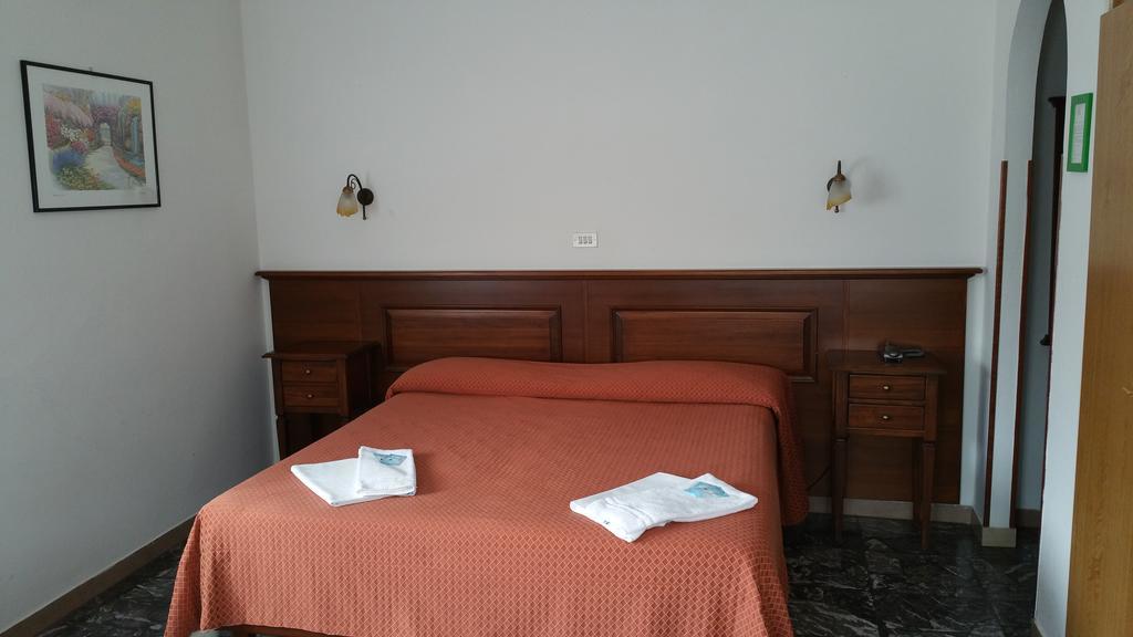 Albergo Sonia Florenţa Exterior foto